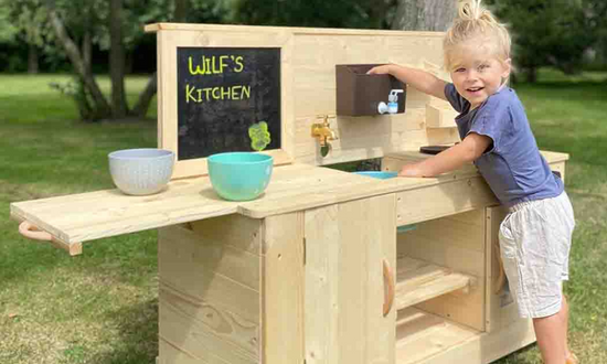 Choosing a mud kitchen